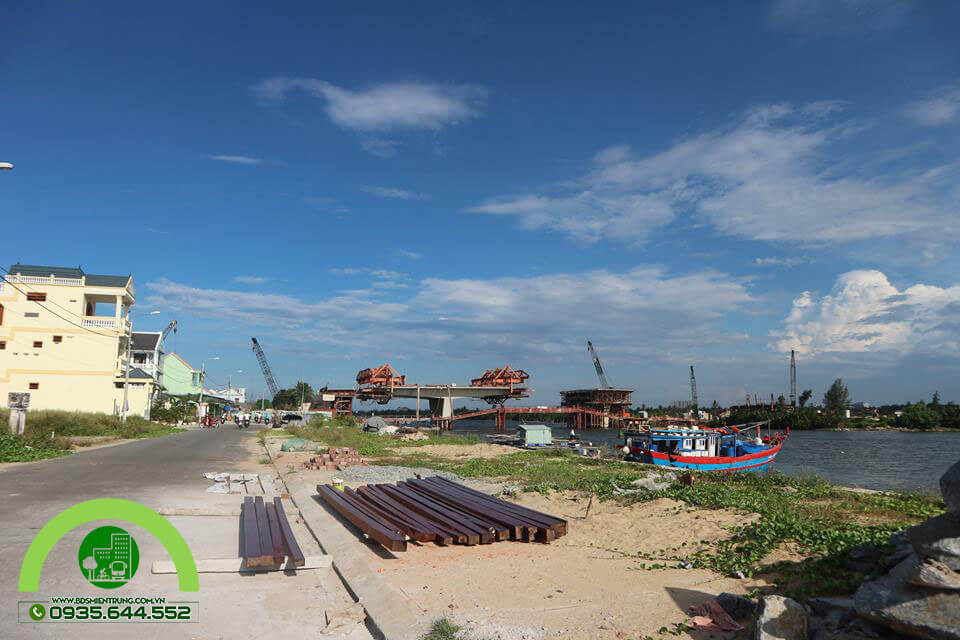 Hội An thơ mộng nền nả về đêm